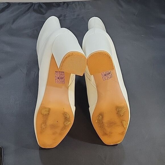 FASHION NOVA SIDE ZIP CHUNKY HEELED CLASSIC BOOTS - Picture 13 of 16